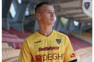 开云入口-官方:米兰17岁中锋卡马达租借加盟莱切 合同含买断&反买断条款