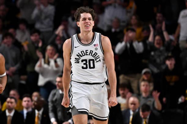 防守能力相当惊人!范德堡侧翼落选秀能从勇士得到一份双向合同?