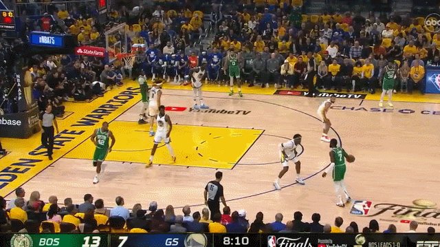 【观察】两分比三分还铁！绿军感受勇士版铜墙铁壁