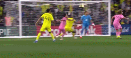 开云APP-纳什维尔0-0迈阿密国际，梅西机会寥寥，法尔孔伤退